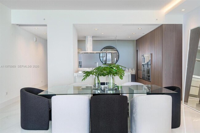 Building Photo - 18501 Collins Ave