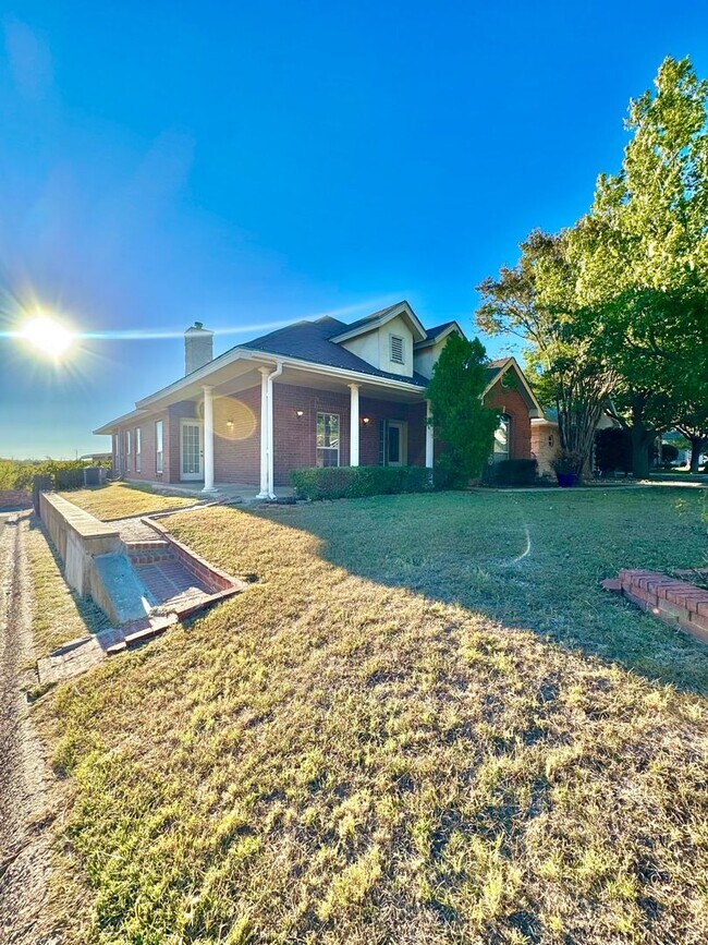 Building Photo - NOW AVAILABLE - Beautiful Patio Home in Southridge!!