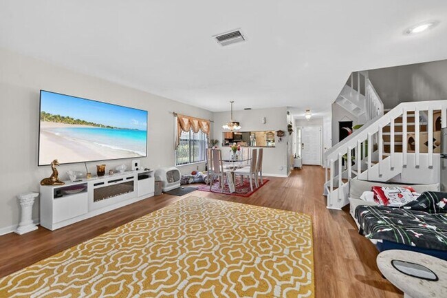 Building Photo - 4587 Carambola Cir S