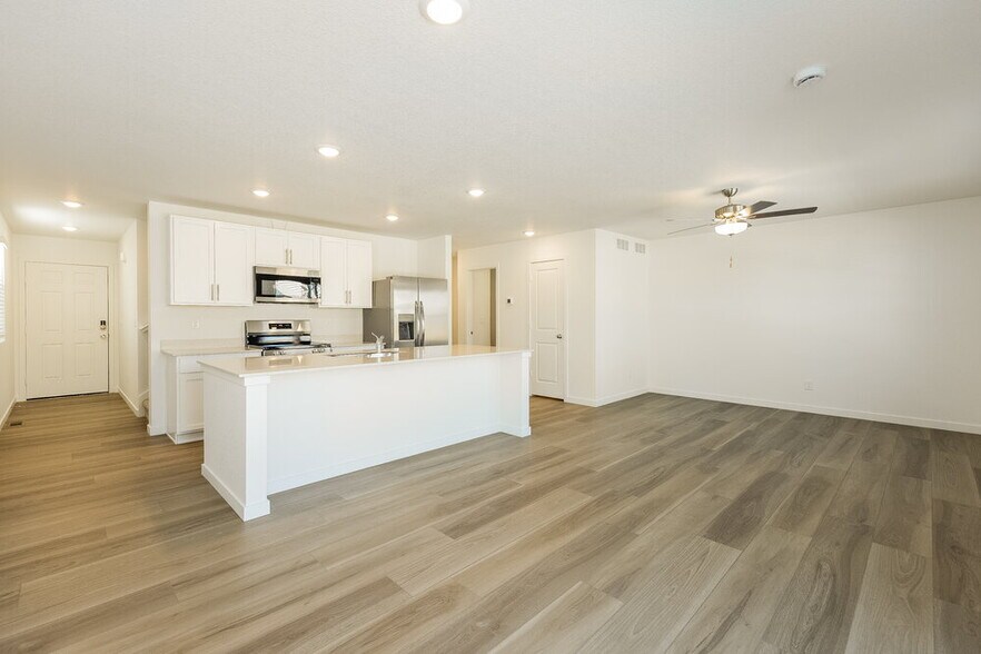 Building Photo - 8986 Blue Feather Lp