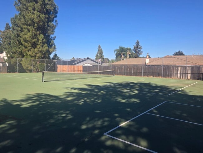 Building Photo - Charming Single Story 3 Bed 2 Bath House