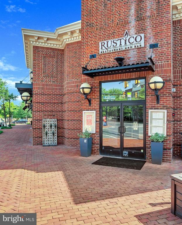 Building Photo - 705 Lyles Ln