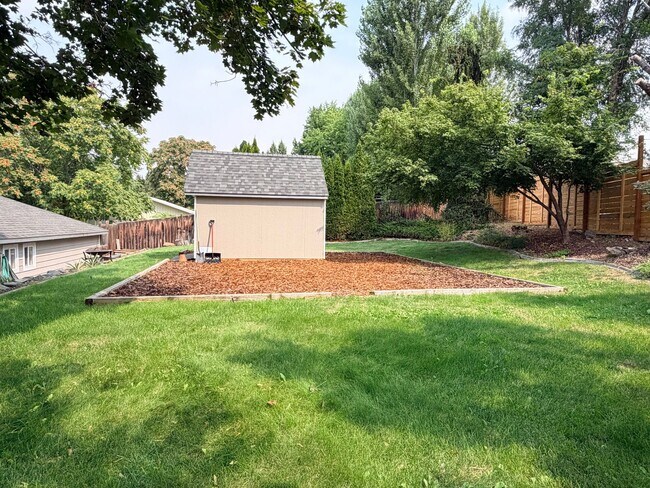 Building Photo - 323 N Kentucky Ave