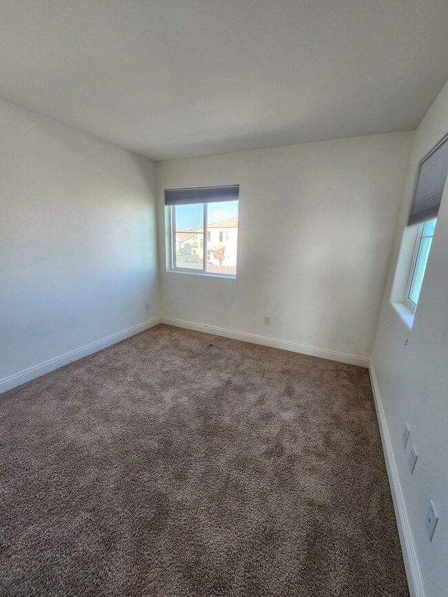 Building Photo - 231 Ninos Dr