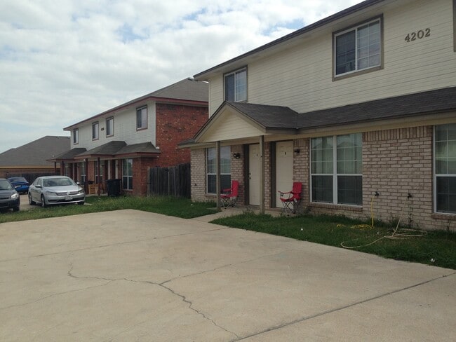 Building Photo - 4202 Alan Kent Dr