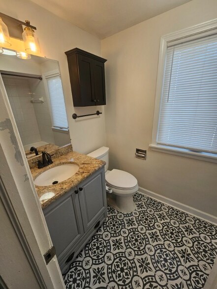 Building Photo - 8140 Meadow Ln