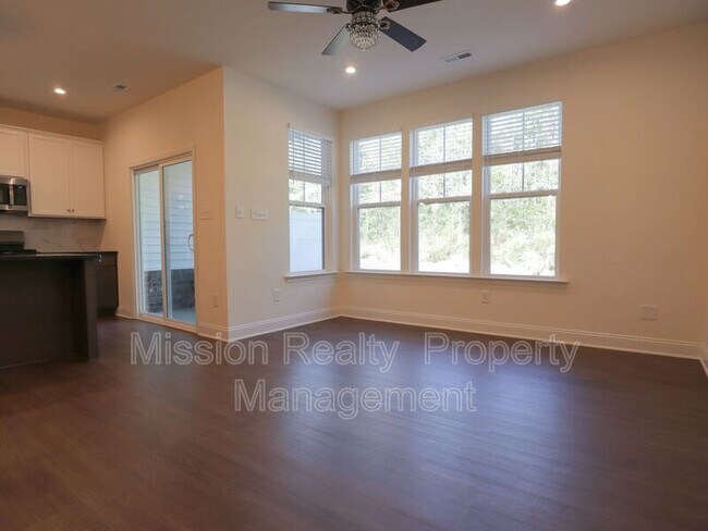 Building Photo - 10860 Farmstead Ml Ln