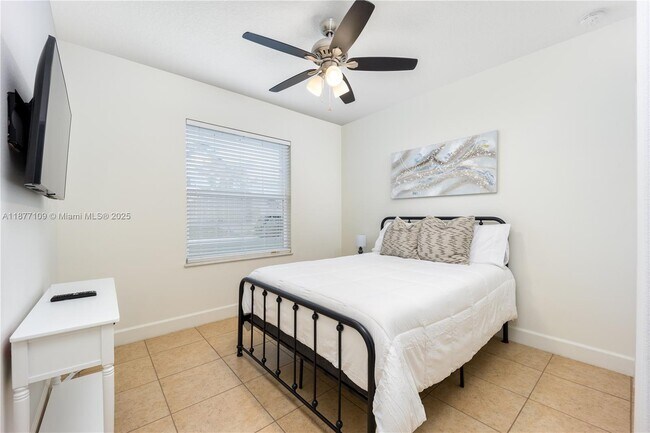 Building Photo - 3158 SW Centamino St