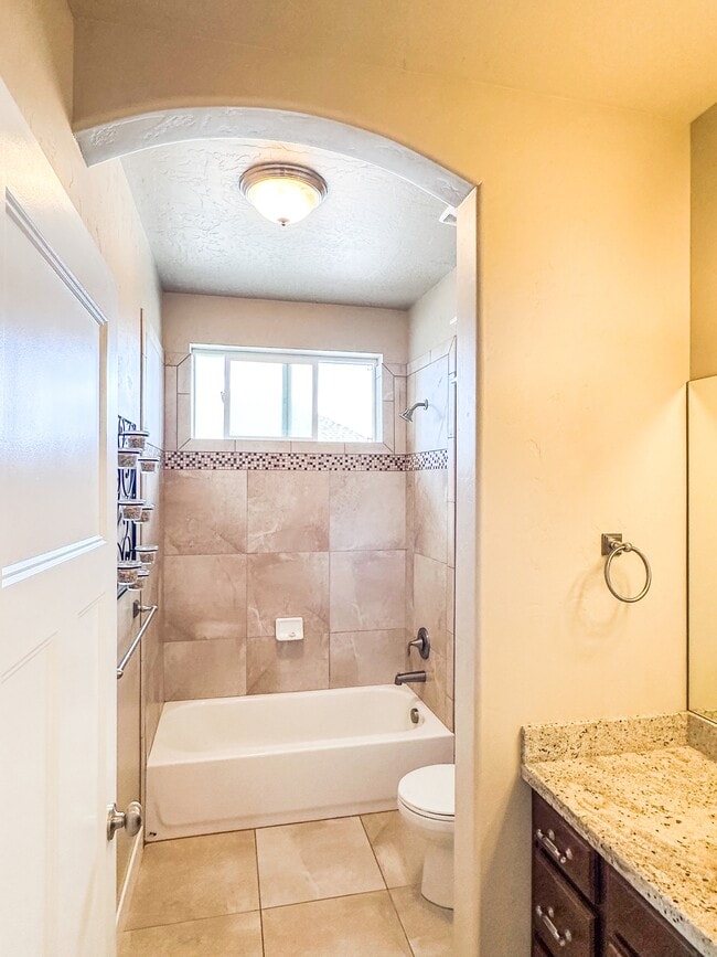 Building Photo - 4441 Wynridge Ln