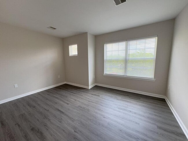 Building Photo - 942 Nittany Ct