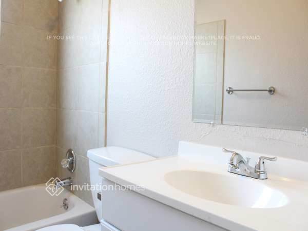 Building Photo - 13298 Lackland Dr