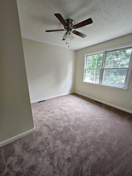 Building Photo - 61 Lawe St