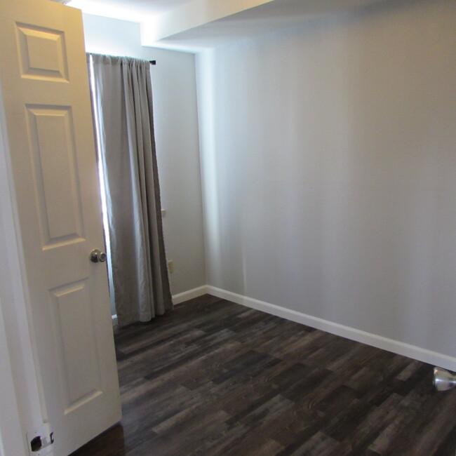 2nd downstairs bedroom and closet door - 3565 N Tamar Rd