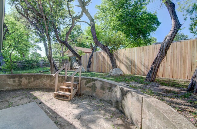 Building Photo - 819 Sirocco Dr