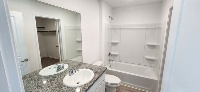 Building Photo - Thea Meadows-4-bedroom, 2 baths
