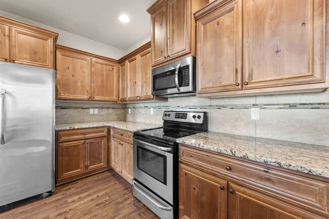 Building Photo - Beautiful Luxury Homes for Rent!!