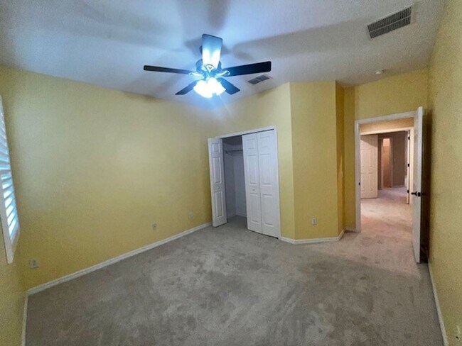 Building Photo - MOVE IN NOW-OVIEDO RENTAL!BEAUTIFUL 3 bd 2.5 bath townhome! 2 CAR ATTACHED GARAGE!FRESH PAINT! Wa...