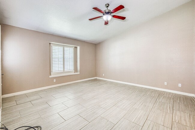 Building Photo - 5948 Anapaula Dr