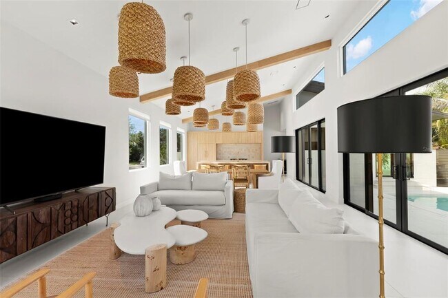 Building Photo - 150 51st St N