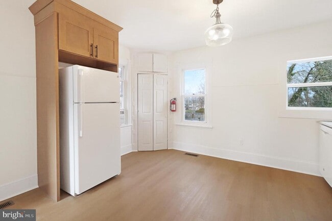 Building Photo - 24369 W Main St