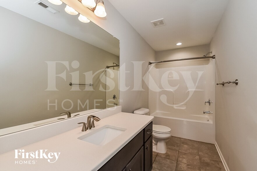 Building Photo - 273 Cliffhaven Cir