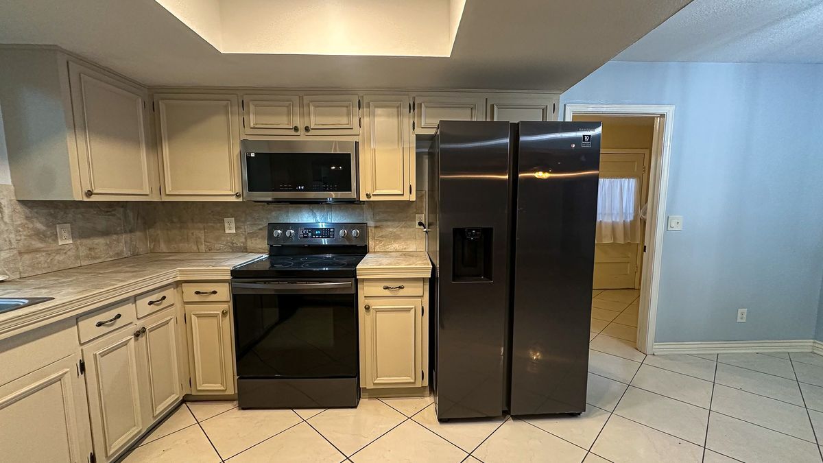 Building Photo - 6916 Polvadera Dr