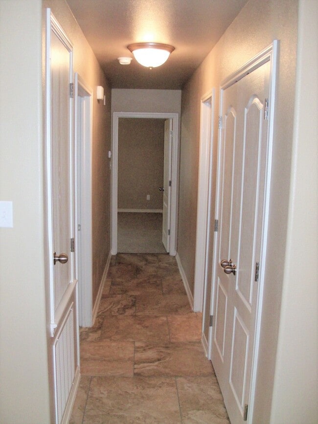 Building Photo - Viewable 1/6/2026 Text 201-231-7228 for more information