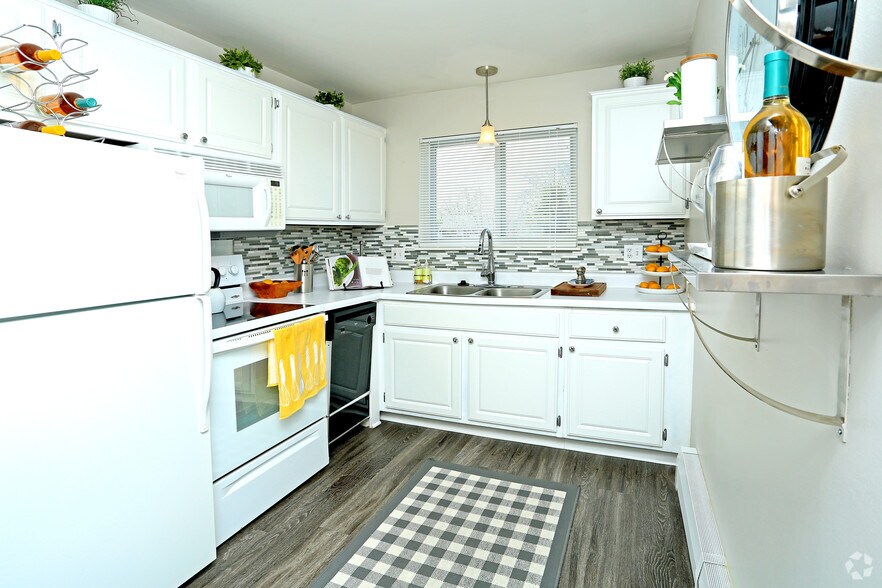 Interior Photo - Village of Royal Oak Apartments