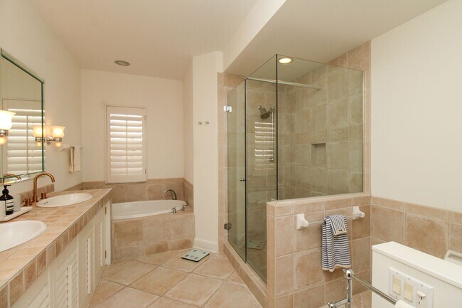 Building Photo - ** BONITA BAY ** BEAUTIFUL 2 PLUS A DEN FU...