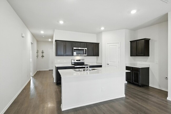 Building Photo - 11112 W Pond Dr