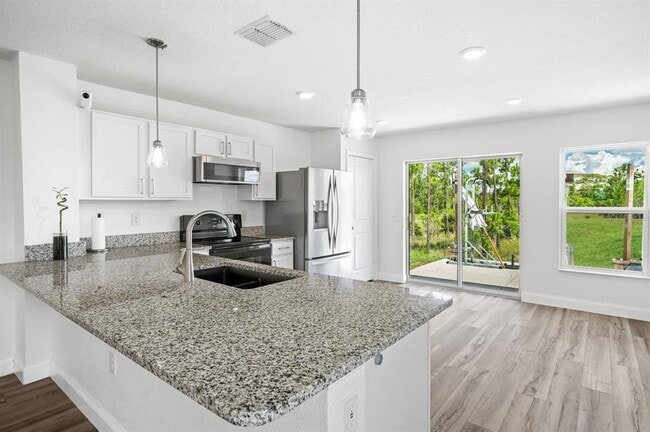 Building Photo - 212 Miles Ct