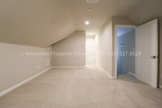 Building Photo - COMING SOON! Marvelous and Modern 3 Bed/ 3.5 Bath Home in South Broken Arrow!