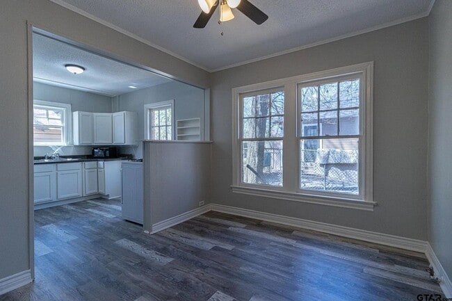 Building Photo - Charming 2 Bed, 1 Bath Home Near Downtown Tyler!