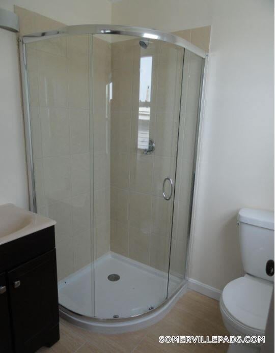 Building Photo - 18 Bond St