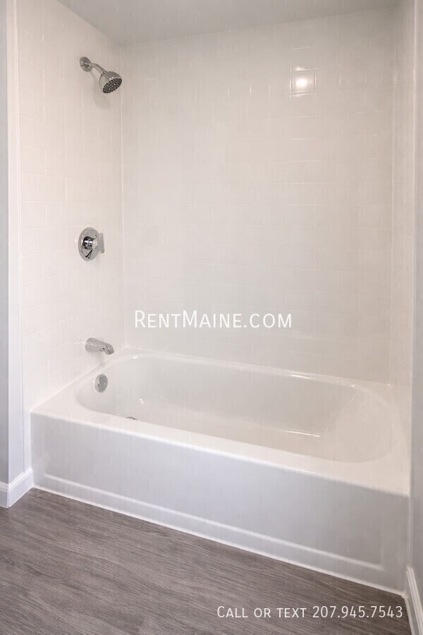 Building Photo - 221 Water St