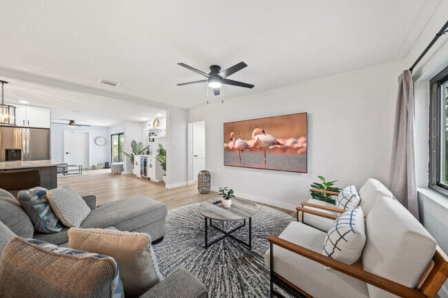 Building Photo - 115 Esther Dr