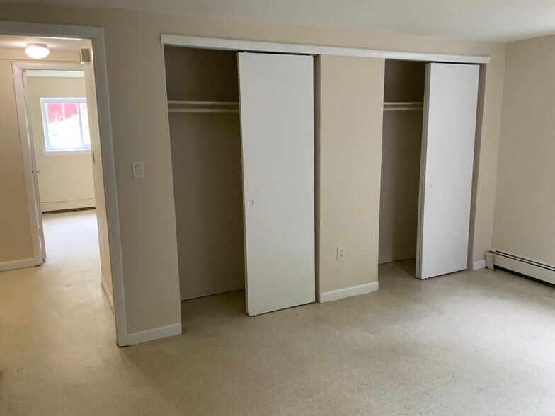 Building Photo - 300 Ketchamtown Rd