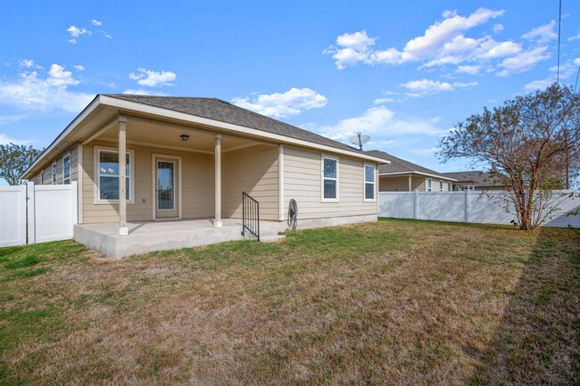 Building Photo - 18321 Bandelier Dr