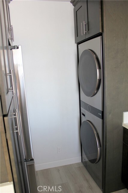 Building Photo - 813 E Bay Ave