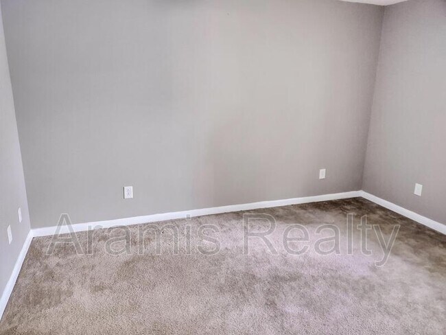 Building Photo - 3272 Blazing Pine Knoll