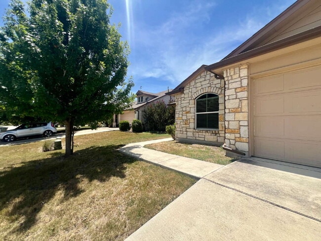 Building Photo - Beautifully updated one-story home!
