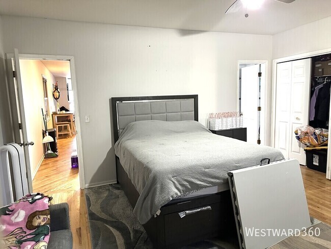 Building Photo - 3936 N Ashland Ave