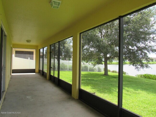 Building Photo - 1741 Bridgeport Cir