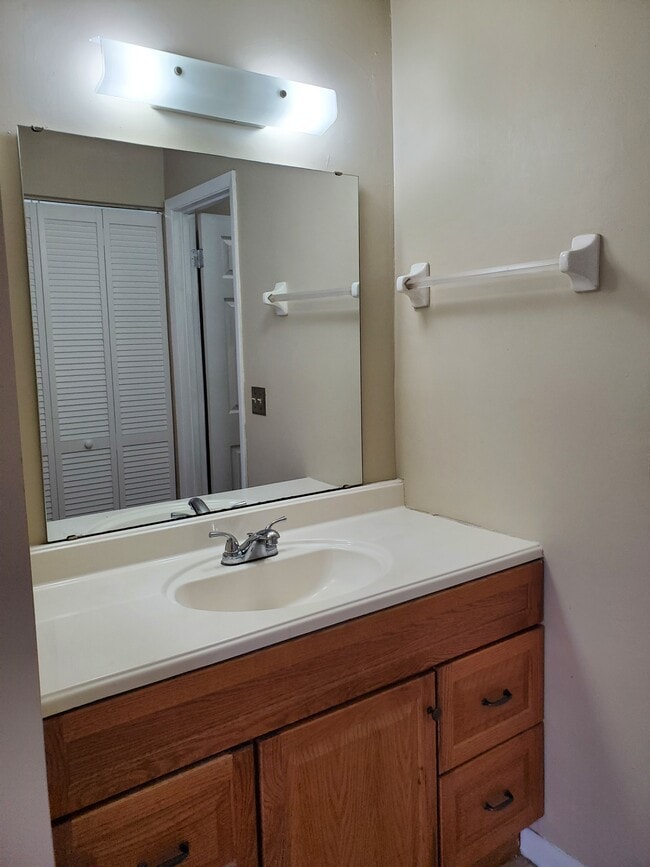 Building Photo - 836 Stonybrook Cir