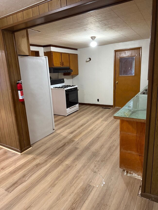 Building Photo - 355 Locust St