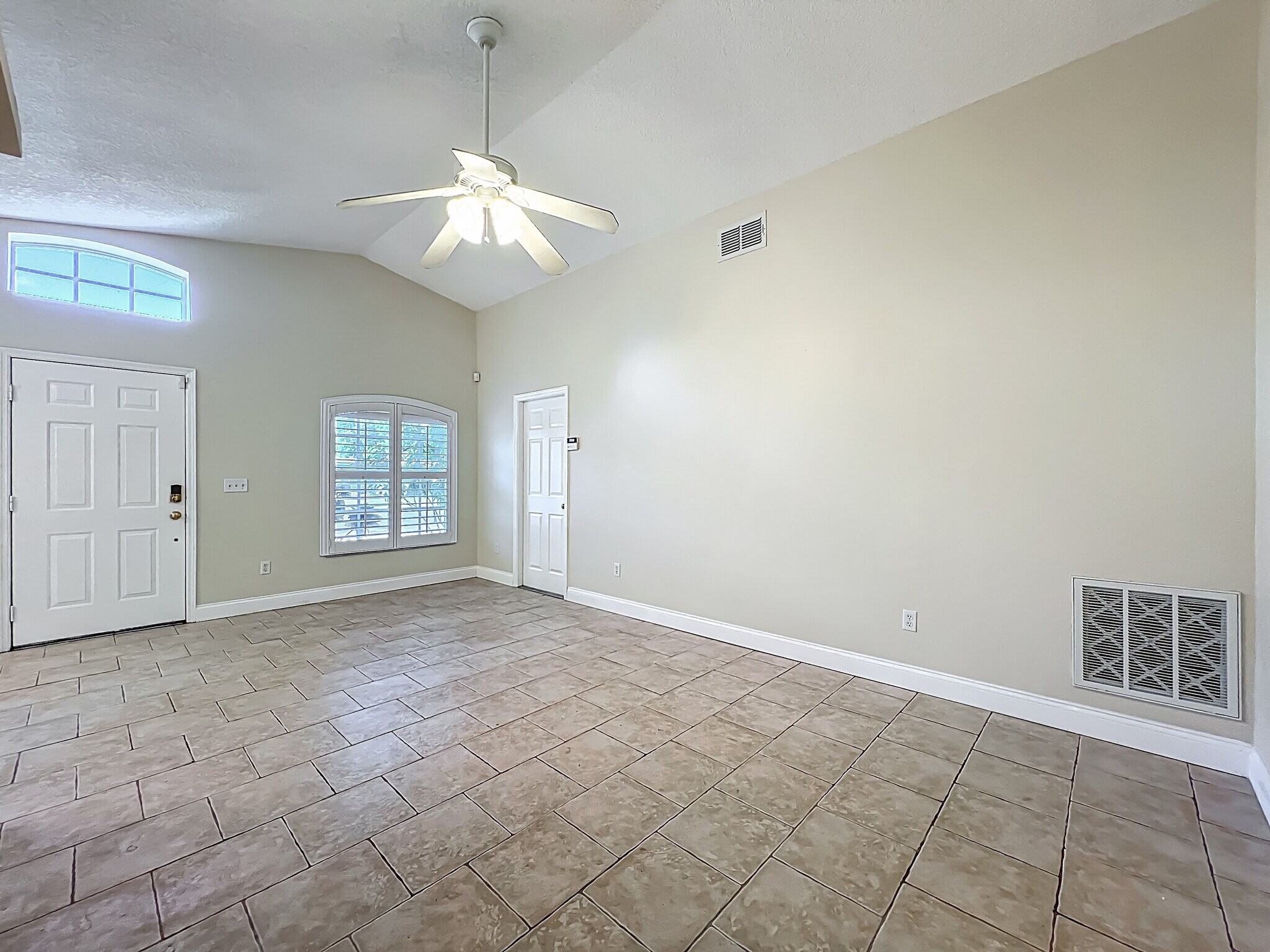 Building Photo - 1115 Naples Dr