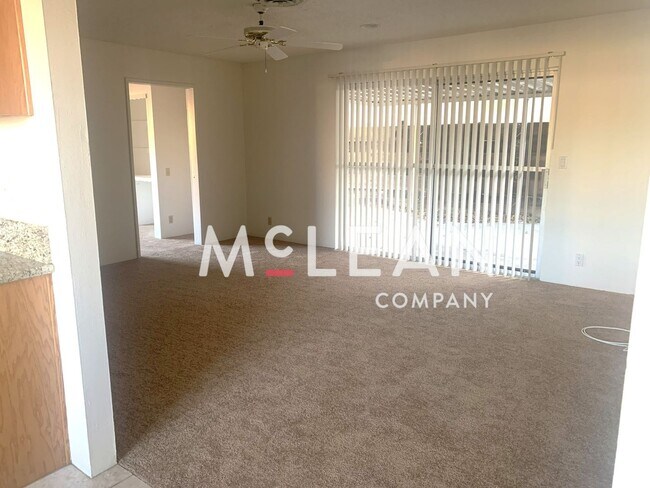 Building Photo - Three Bedroom Home in Beautiful Neighborhood