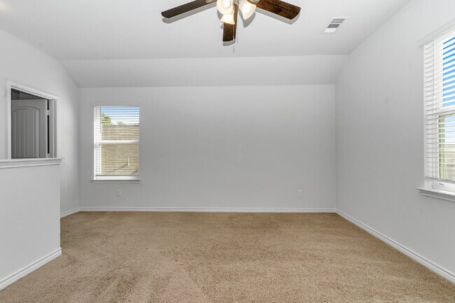 Building Photo - Modern 4 Bdrm Fort Worth Home for Rent- Zi...