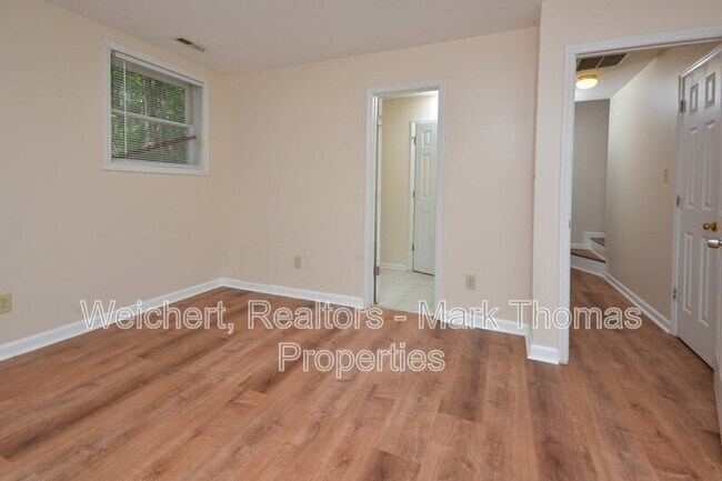 Building Photo - 13 Tarawa Terrace