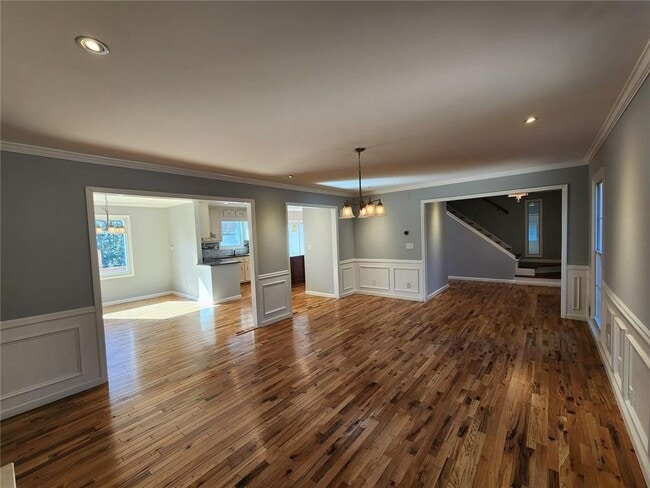 Building Photo - 885 Melody Ln